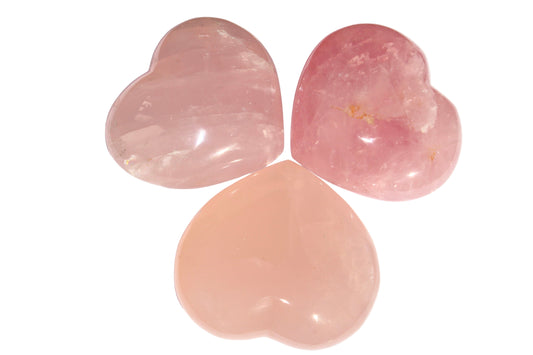 Coeur en qquartz rose; quartz rose; pierres naturelles; quartz rose de bonne qualité; signature minérale; signature minerale; lithothérapie; lithotherapie 
