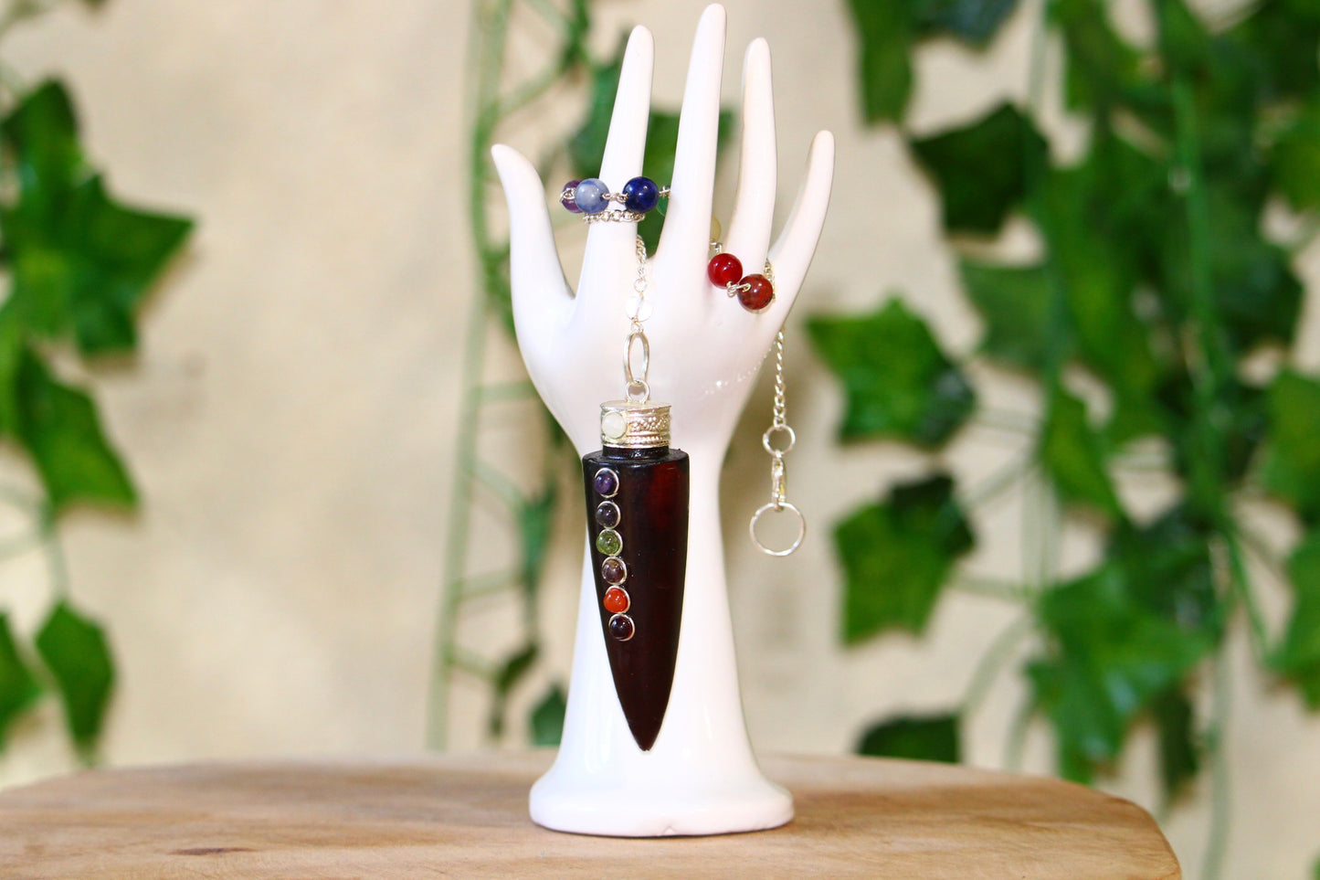 Pendule en bois avec 7 pierres naturelles