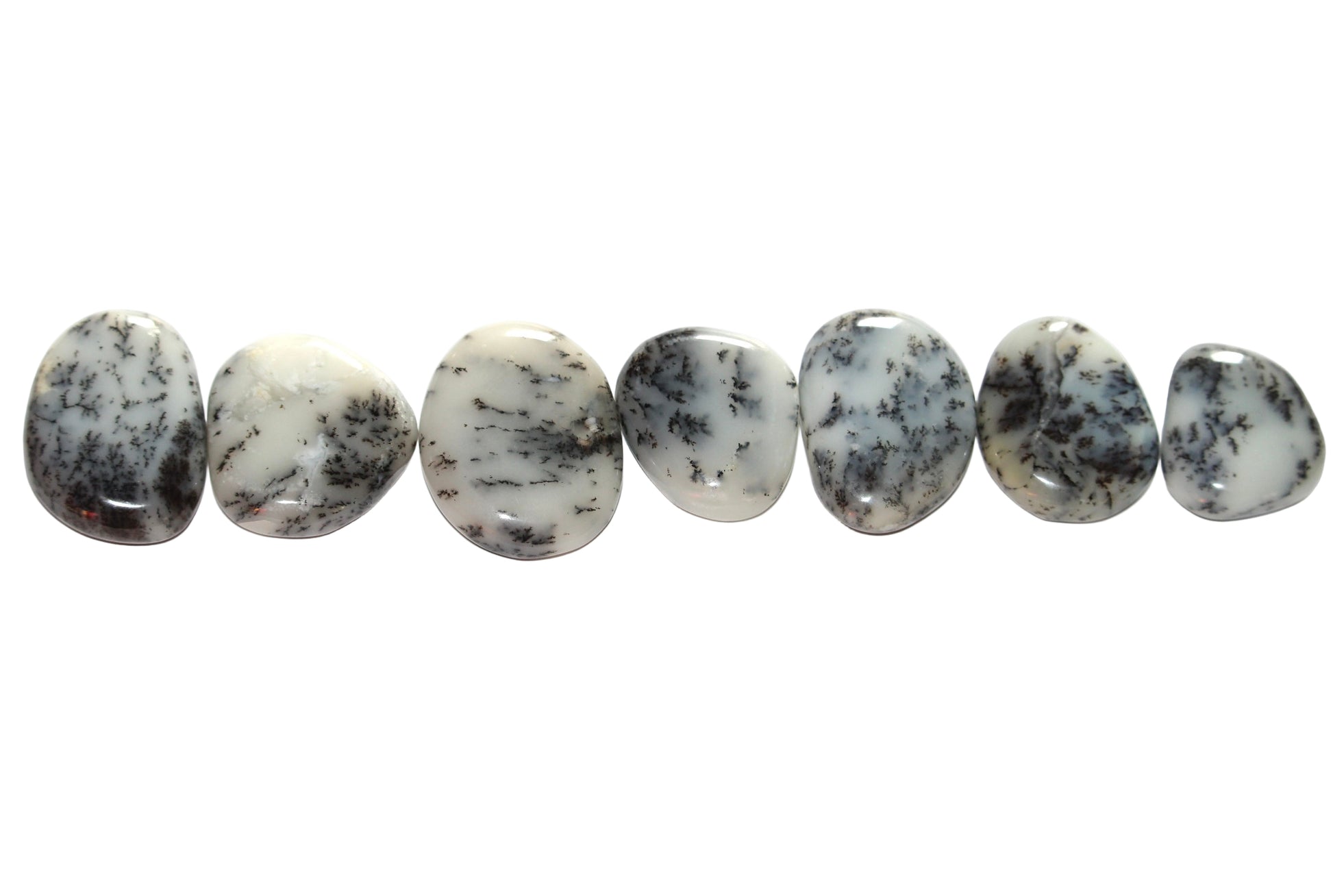 Pierre naturelle agate dendritique ; merlinite ; pierres naturelles d'agate ; lithothérapie ; le repère lithique ; boutique de pierre en ligne. 